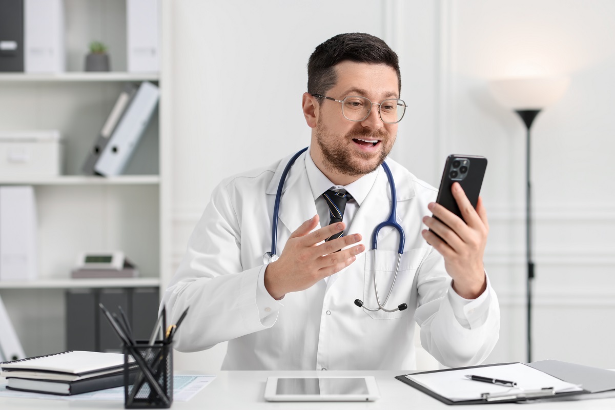 Errores comunes en redes sociales médicas y cómo evitarlos